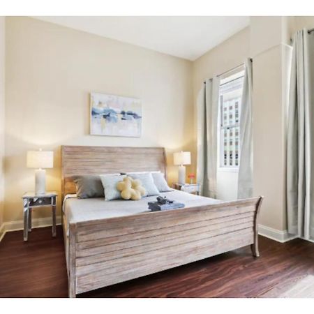 Amazing Condos Beautiful View 2 Blocks To French Quarter, Small Rooftop Pool, Gym, Seanger Theater, Super Dome, And Bourbon St นิวออร์ลีนส์ ภายนอก รูปภาพ