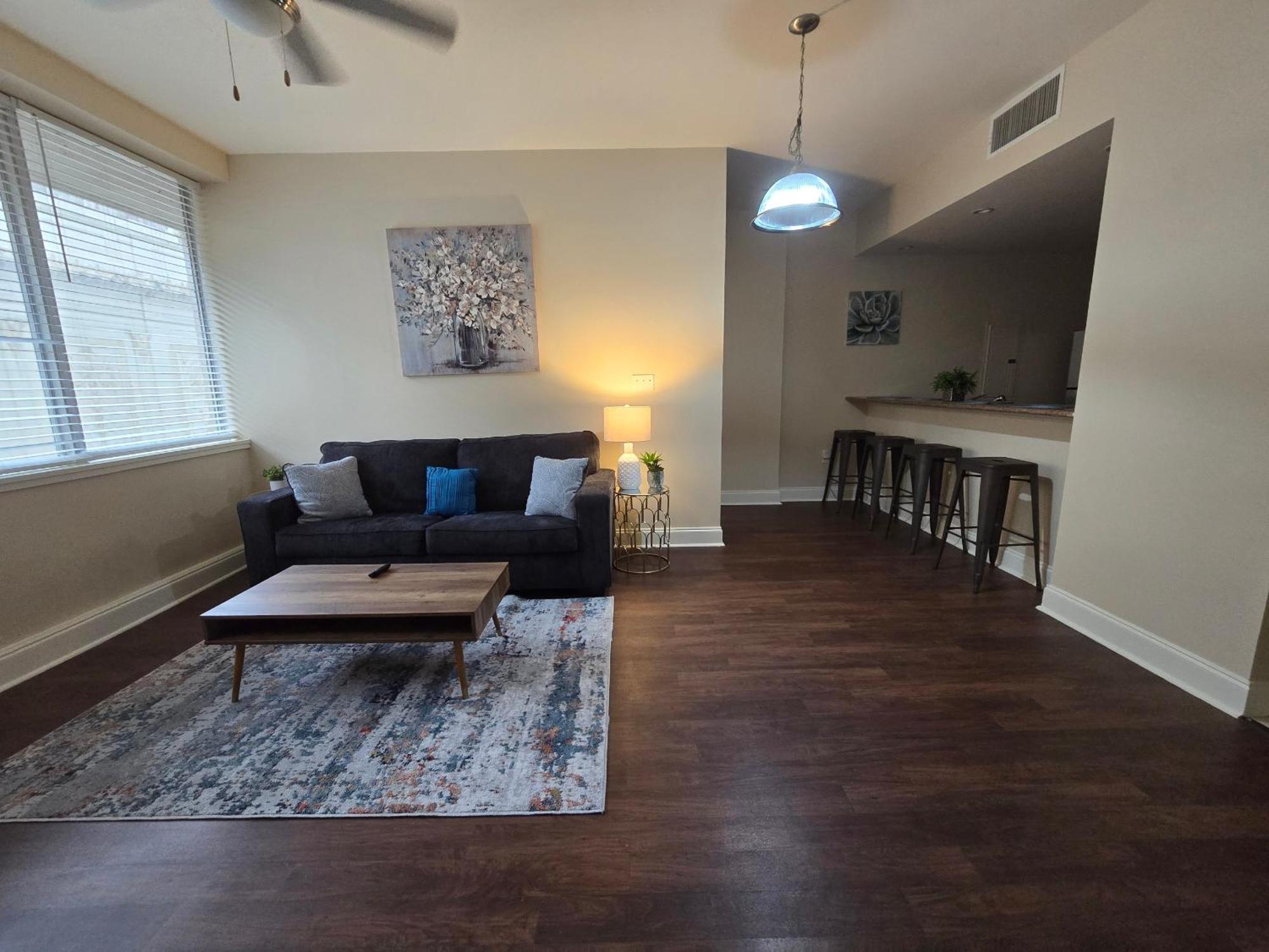 Amazing Condos Beautiful View 2 Blocks To French Quarter, Small Rooftop Pool, Gym, Seanger Theater, Super Dome, And Bourbon St นิวออร์ลีนส์ ห้อง รูปภาพ