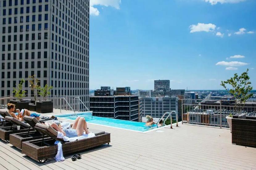 Amazing Condos Beautiful View 2 Blocks To French Quarter, Small Rooftop Pool, Gym, Seanger Theater, Super Dome, And Bourbon St นิวออร์ลีนส์ ภายนอก รูปภาพ