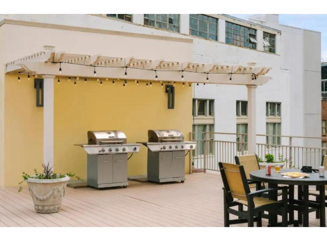 Amazing Condos Beautiful View 2 Blocks To French Quarter, Small Rooftop Pool, Gym, Seanger Theater, Super Dome, And Bourbon St นิวออร์ลีนส์ ภายนอก รูปภาพ
