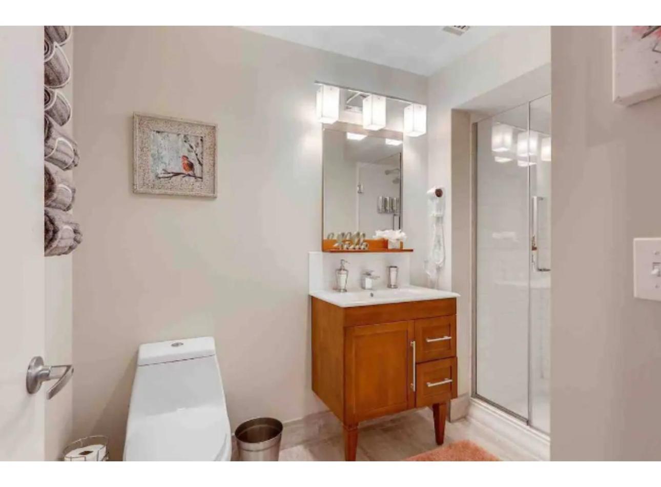 Amazing Condos Beautiful View 2 Blocks To French Quarter, Small Rooftop Pool, Gym, Seanger Theater, Super Dome, And Bourbon St นิวออร์ลีนส์ ห้อง รูปภาพ