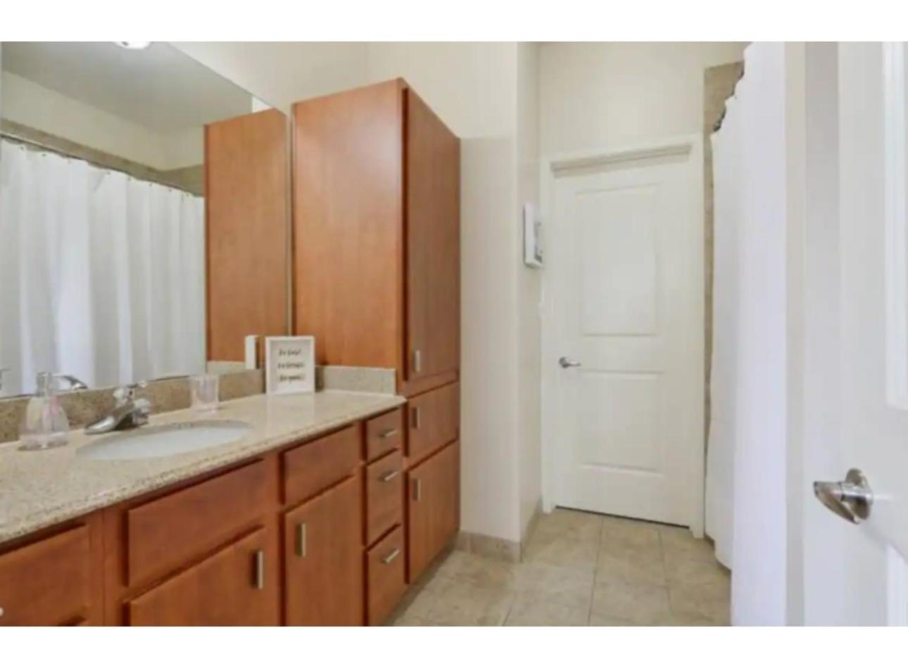 Amazing Condos Beautiful View 2 Blocks To French Quarter, Small Rooftop Pool, Gym, Seanger Theater, Super Dome, And Bourbon St นิวออร์ลีนส์ ห้อง รูปภาพ