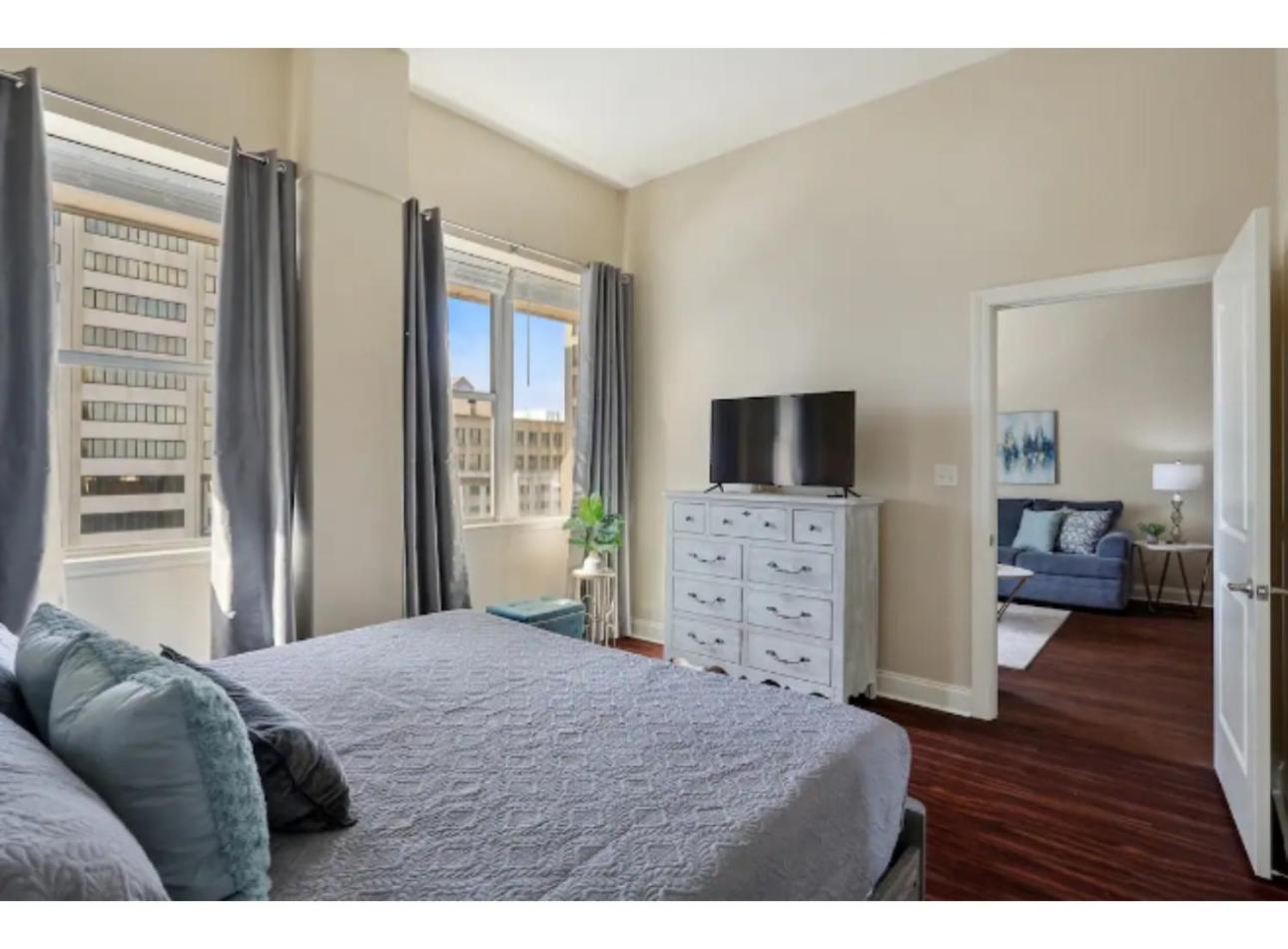 Amazing Condos Beautiful View 2 Blocks To French Quarter, Small Rooftop Pool, Gym, Seanger Theater, Super Dome, And Bourbon St นิวออร์ลีนส์ ห้อง รูปภาพ