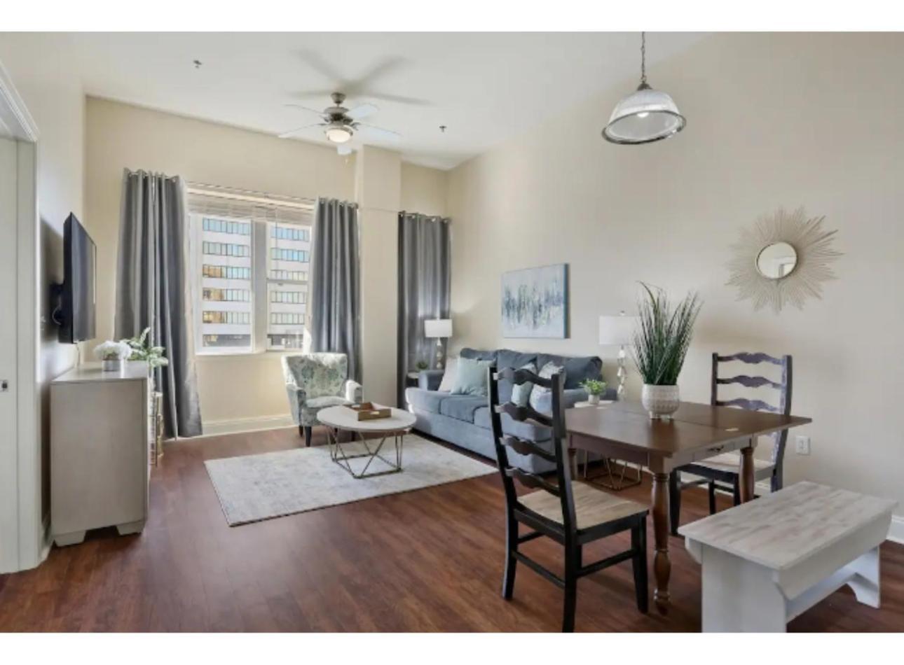 Amazing Condos Beautiful View 2 Blocks To French Quarter, Small Rooftop Pool, Gym, Seanger Theater, Super Dome, And Bourbon St นิวออร์ลีนส์ ห้อง รูปภาพ