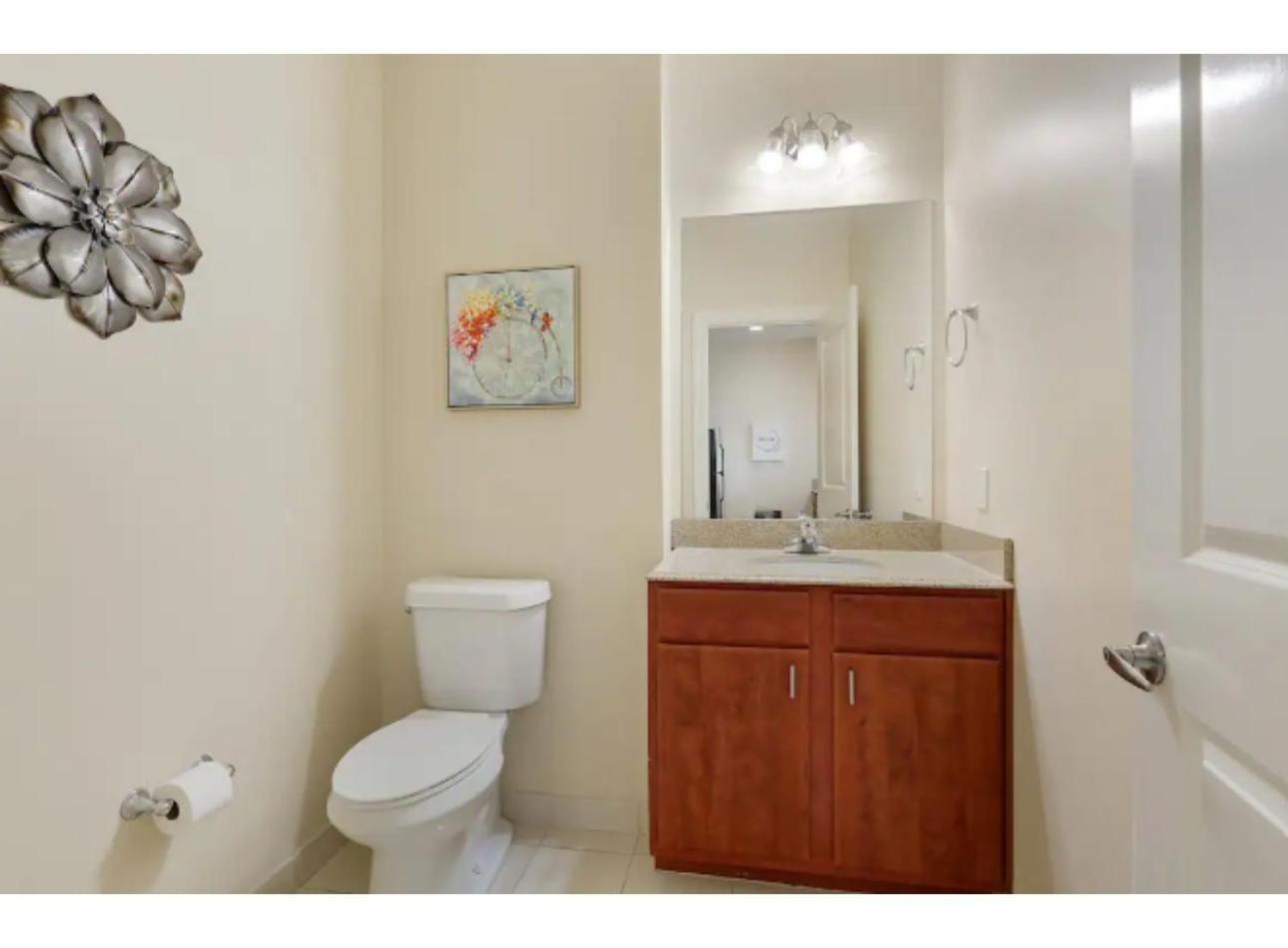 Amazing Condos Beautiful View 2 Blocks To French Quarter, Small Rooftop Pool, Gym, Seanger Theater, Super Dome, And Bourbon St นิวออร์ลีนส์ ห้อง รูปภาพ
