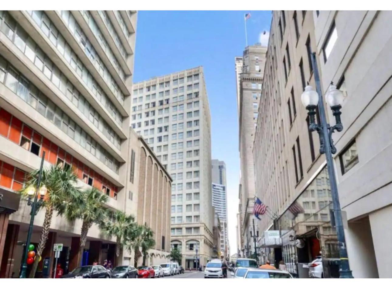 Amazing Condos Beautiful View 2 Blocks To French Quarter, Small Rooftop Pool, Gym, Seanger Theater, Super Dome, And Bourbon St นิวออร์ลีนส์ ภายนอก รูปภาพ